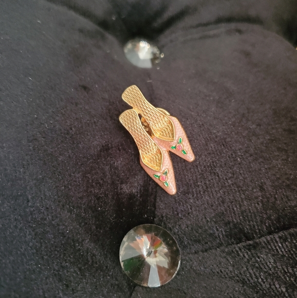 Pink Princess Brooch/Pin - Picture 3 of 3